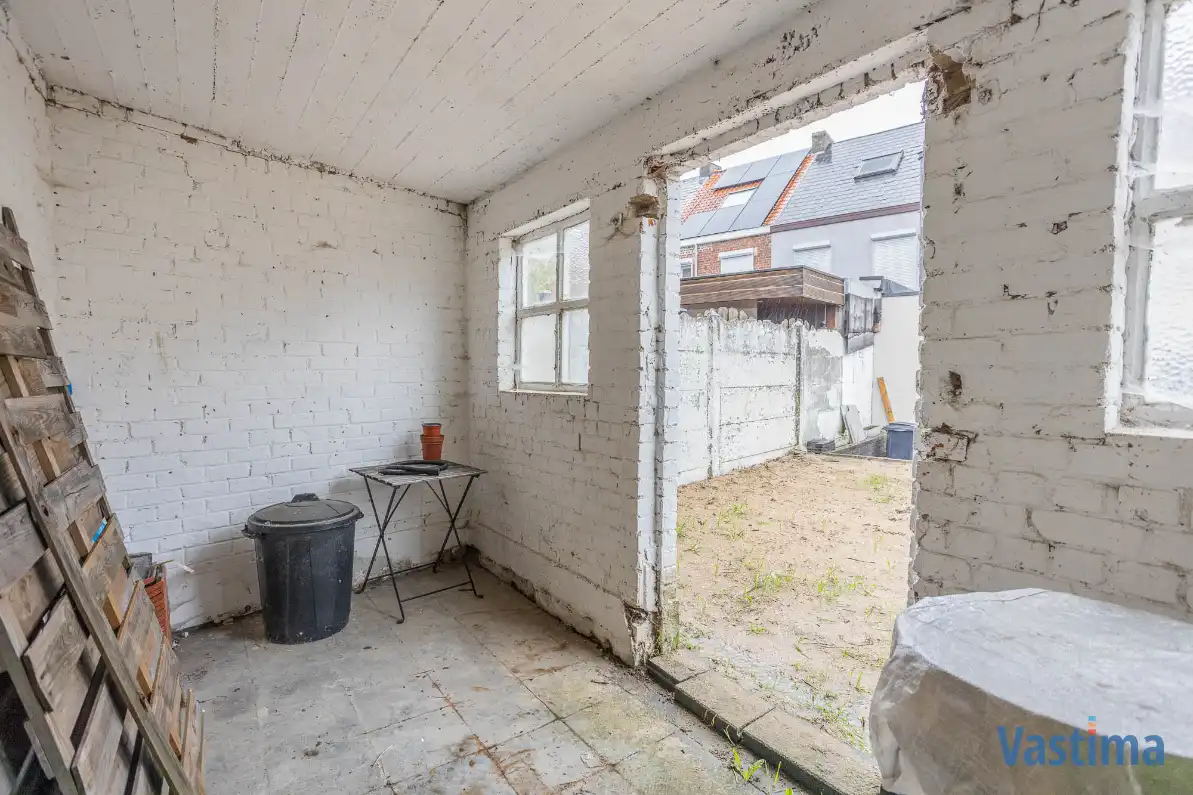 Woning in de stadsrand met 2 slaapkamers, dressing en tuin foto 21