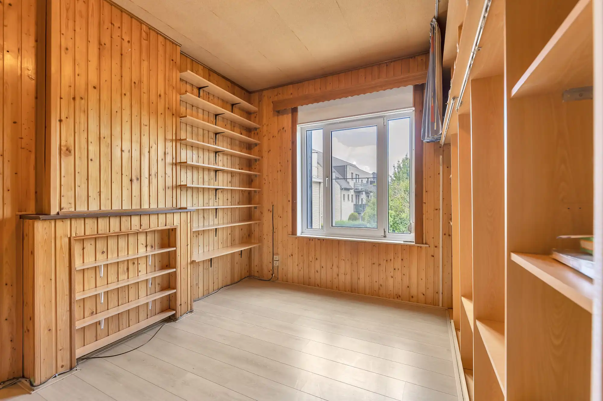 Ruime te renoveren woning nabij centrum Aalst foto 10