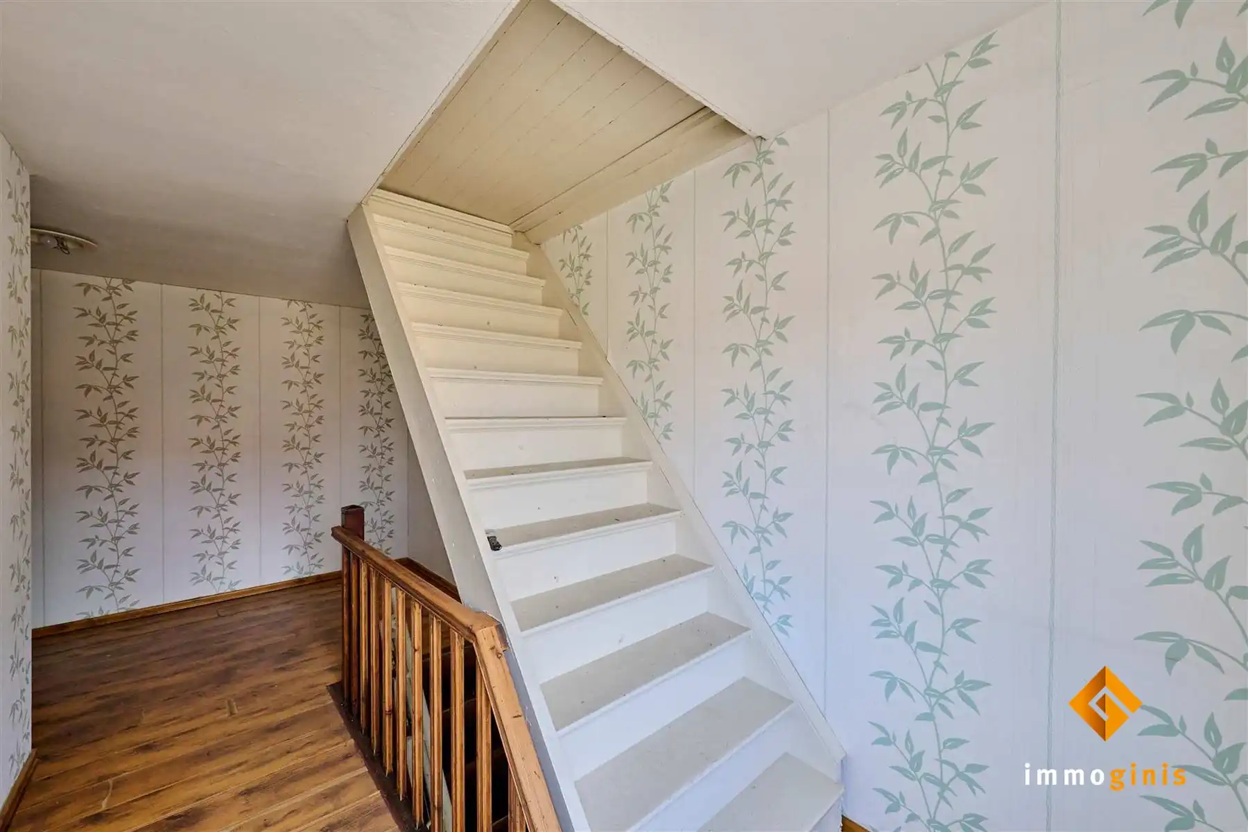 Verrassend ruime, te renoveren woning met 3 slaapkamers en uitbreidingsmogelijkheden op zolder! foto 16