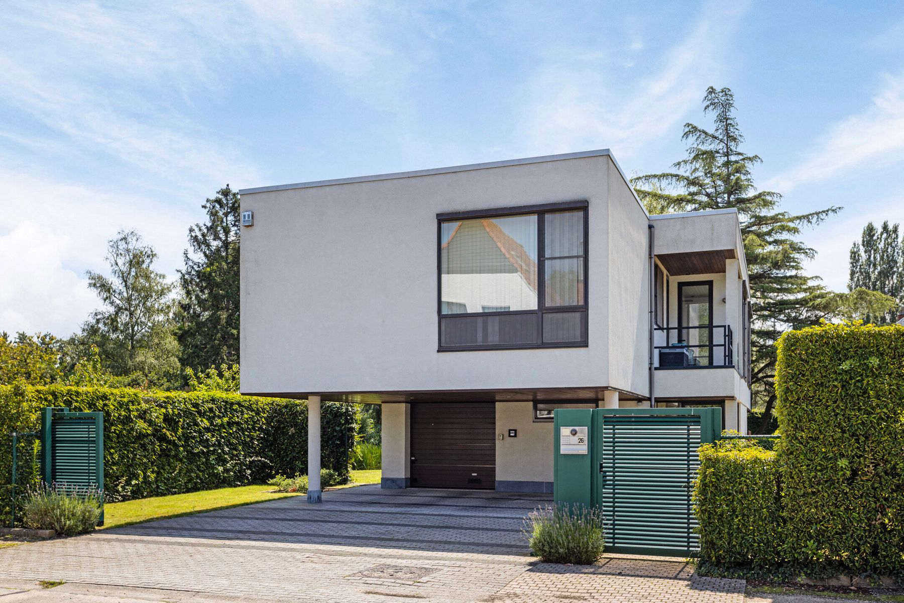 Buitengewone woning met prachtige tuin en zwemvijver. foto 5