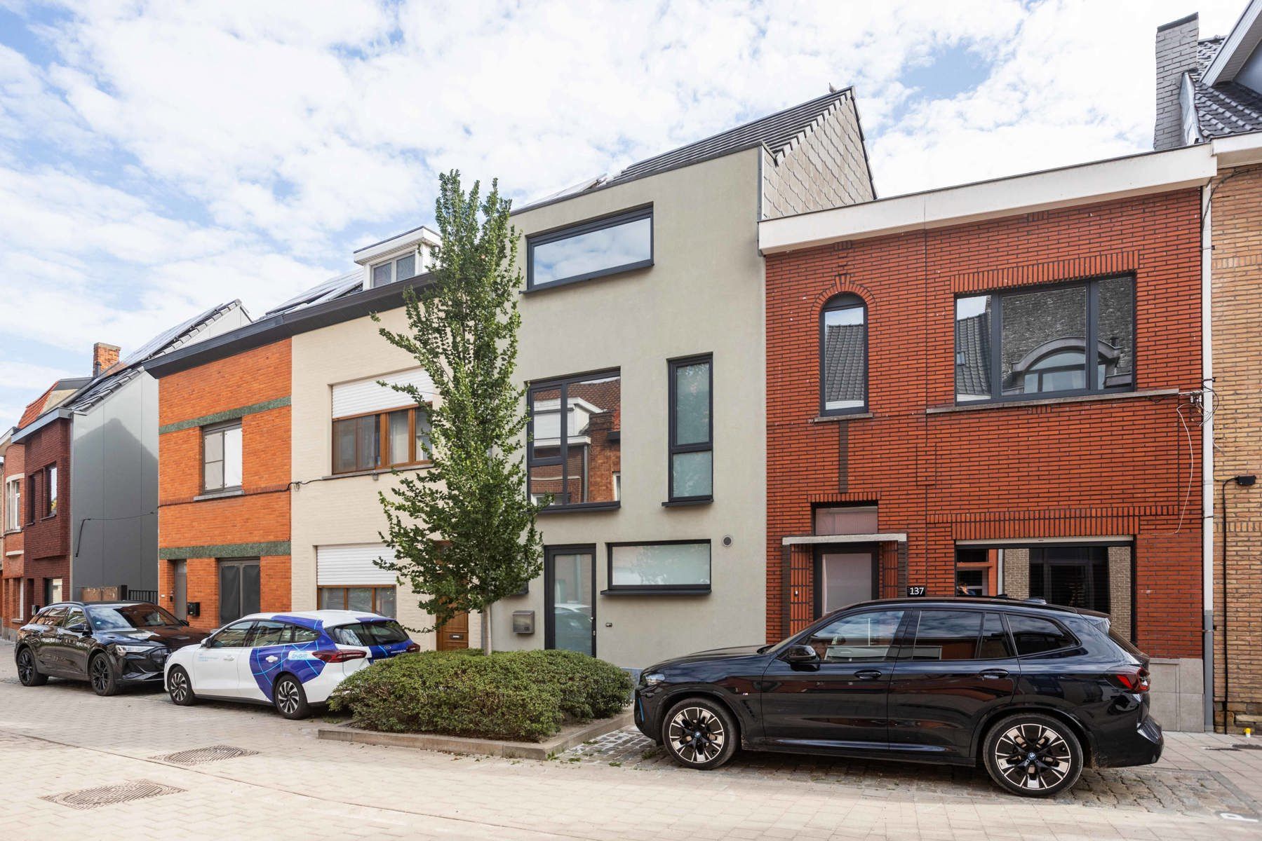 Te koop: Nieuwbouw  Rijwoning van 2016 nabij UZ foto {{pictureIndex}}