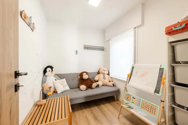 Instapklare gezinswoning, halfopen bebouwing, met 4 slaapkamers én garage TE KOOP in Desselgem! 🏡 foto 13