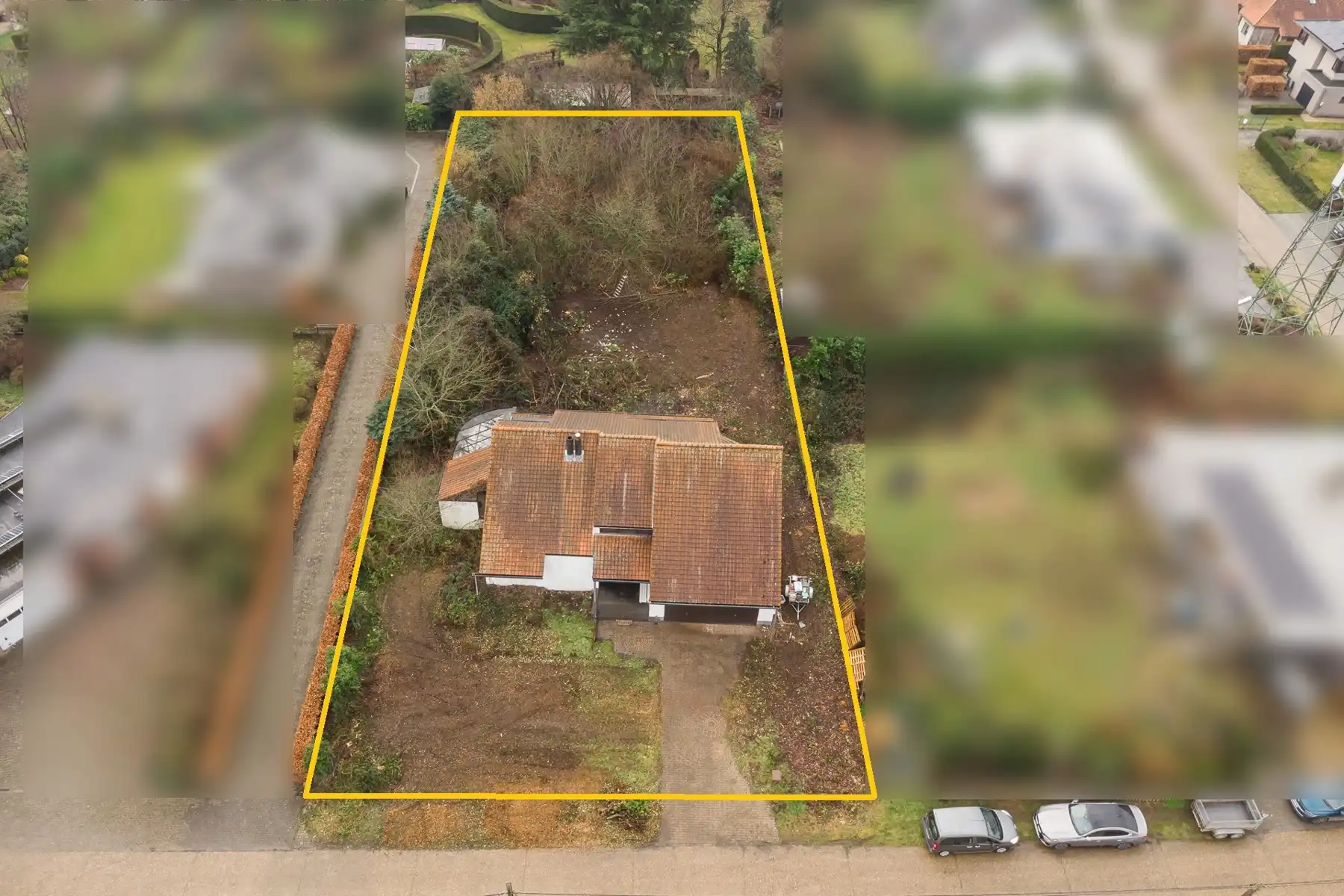 Te renoveren split-level villa met 4 slk + bureel op 1.924m² foto 4