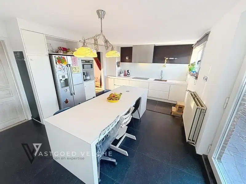 🌿 Goed onderhouden woning met 4 slaapkamers, grote garagebox/werkplaats & energiezuinige voorzieningen in Uikhoven foto 3