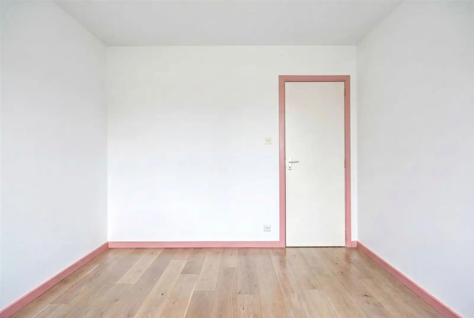 Ruime 3-gevelwoning met 4 à 5 slaapkamers, grote garage  foto 17