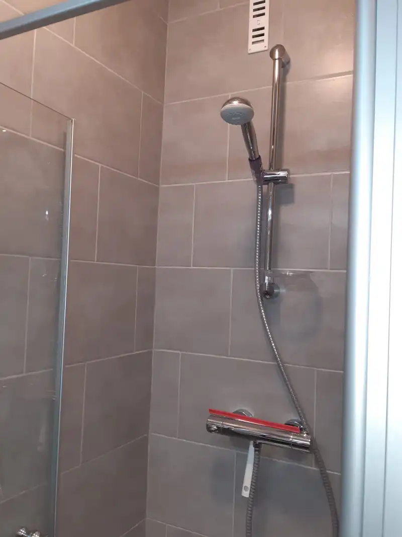Mooi gerenoveerd 2-slaapkamer-appartement  met zeezicht. foto 22
