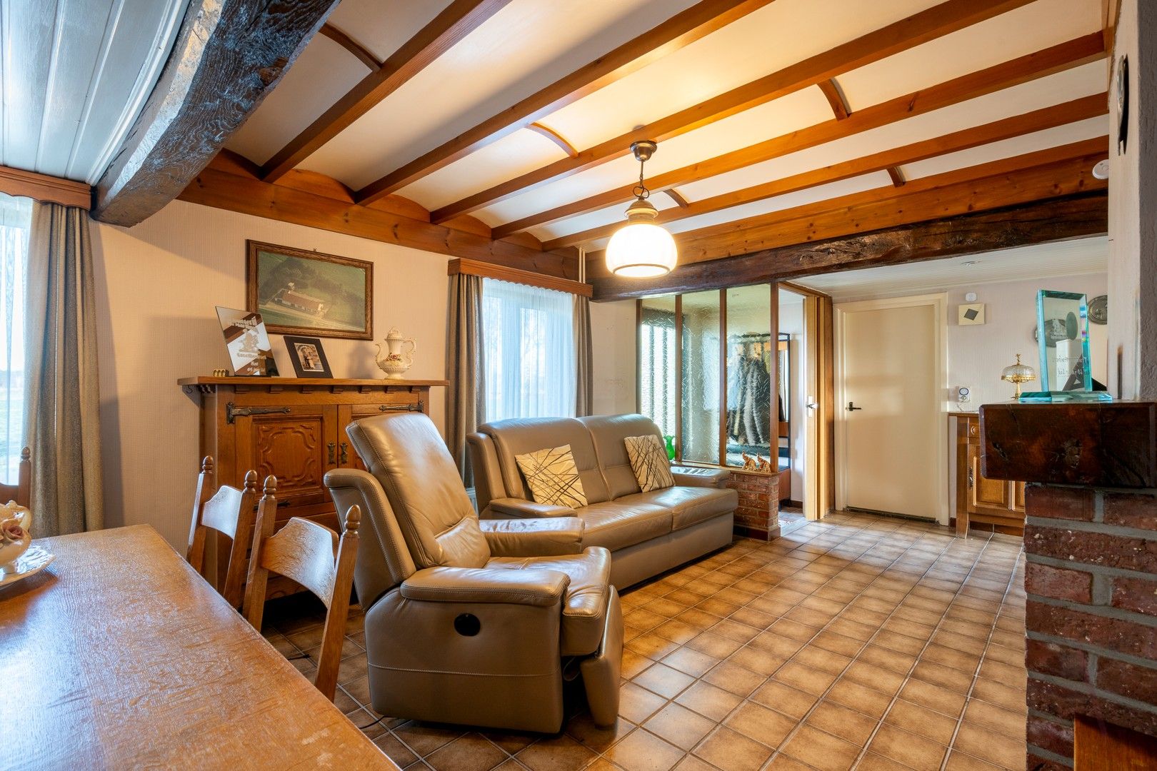 Karaktervolle langegevelhoeve met potentieel op 2.103 m², omgeven door weilanden en rust foto 4