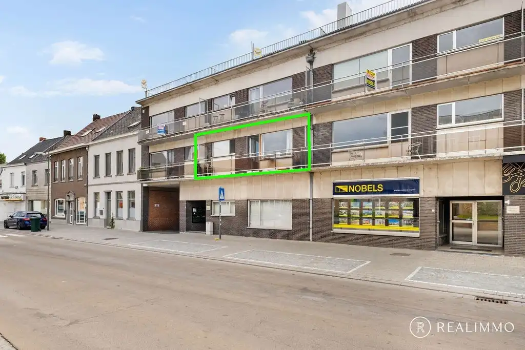 Ruim 3-slaapkamerappartement met terrassen in het centrum van Avelgem foto {{pictureIndex}}