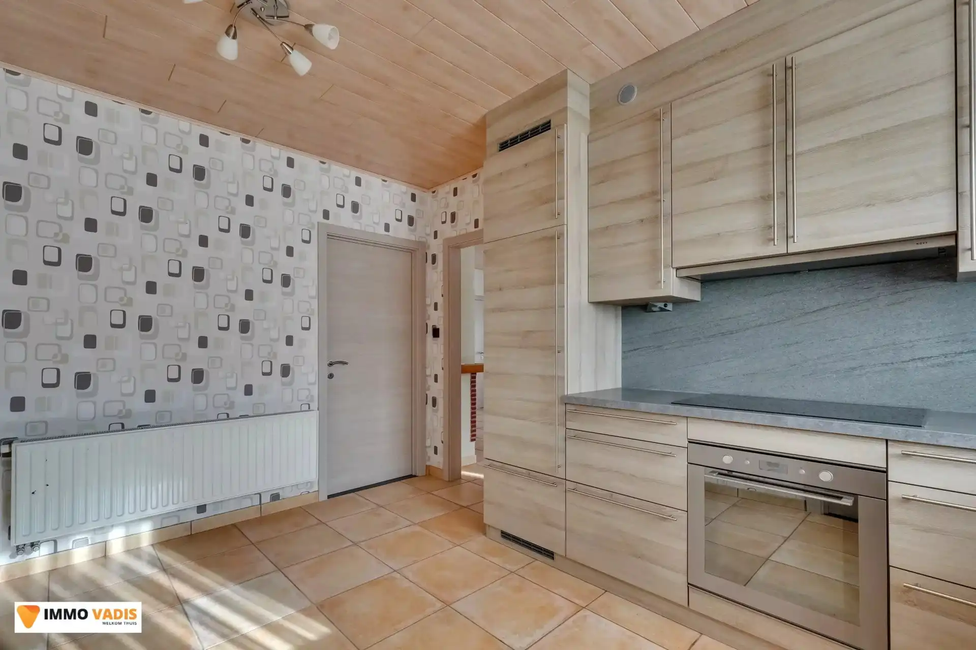 Goed onderhouden vrijstaande woning, met 3 slaapkamers, tuin en inpandige garage foto 4