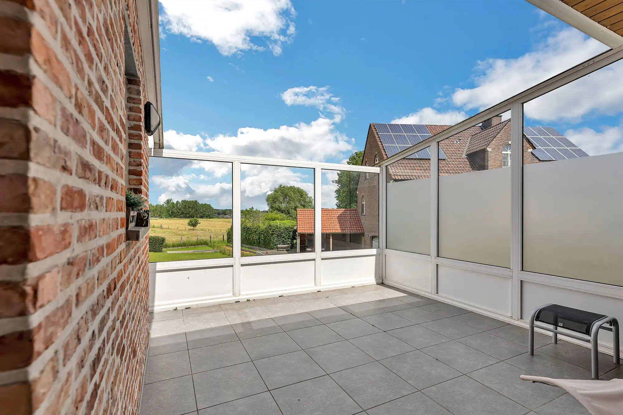 Instapklare onderkelderde woning met prachtig uitzicht foto 24