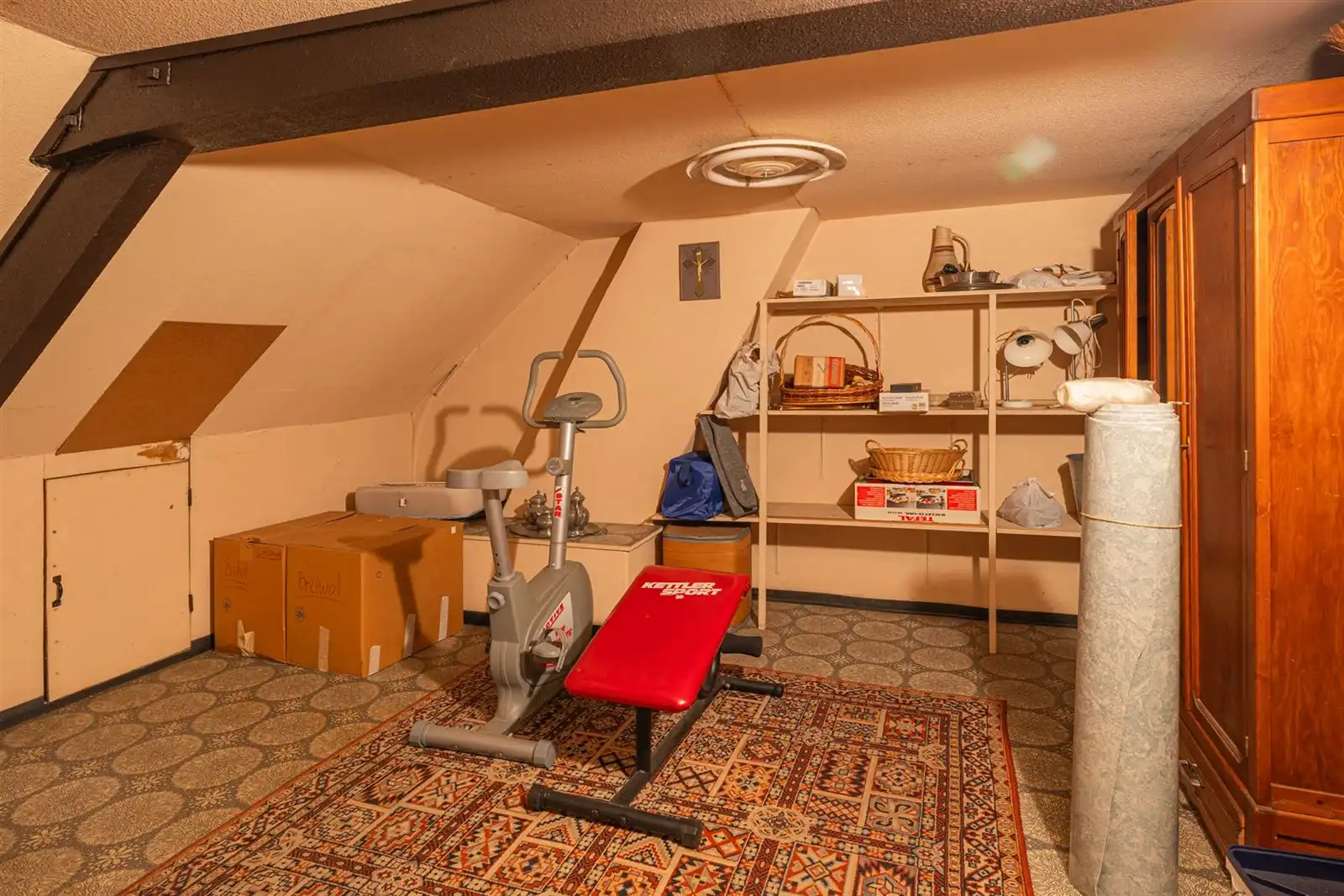 Te renoveren woning met 4 slpk, tuin en garage in Deinze. foto 21
