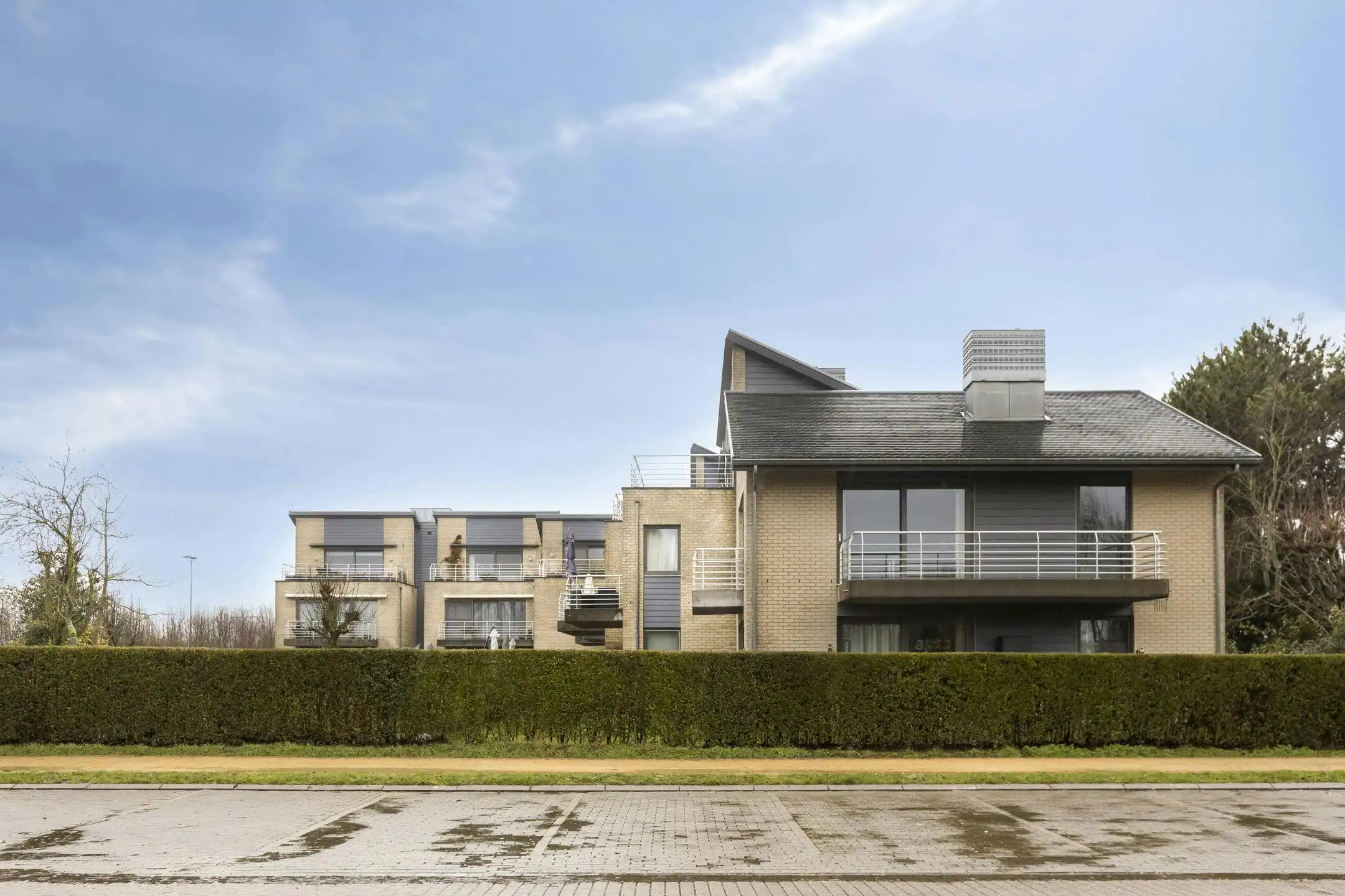 Appartement met 1 slaapkamer, 2 terrassen en kelder te Veurne. foto 8