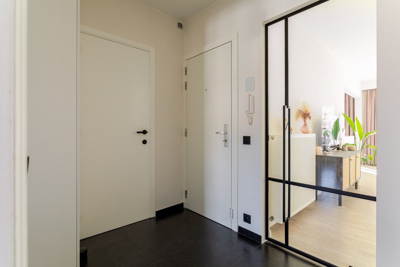 Prachtig gerenoveerd appt. met 2 slpk. en balkon op toffe locatie in Schoten foto 10