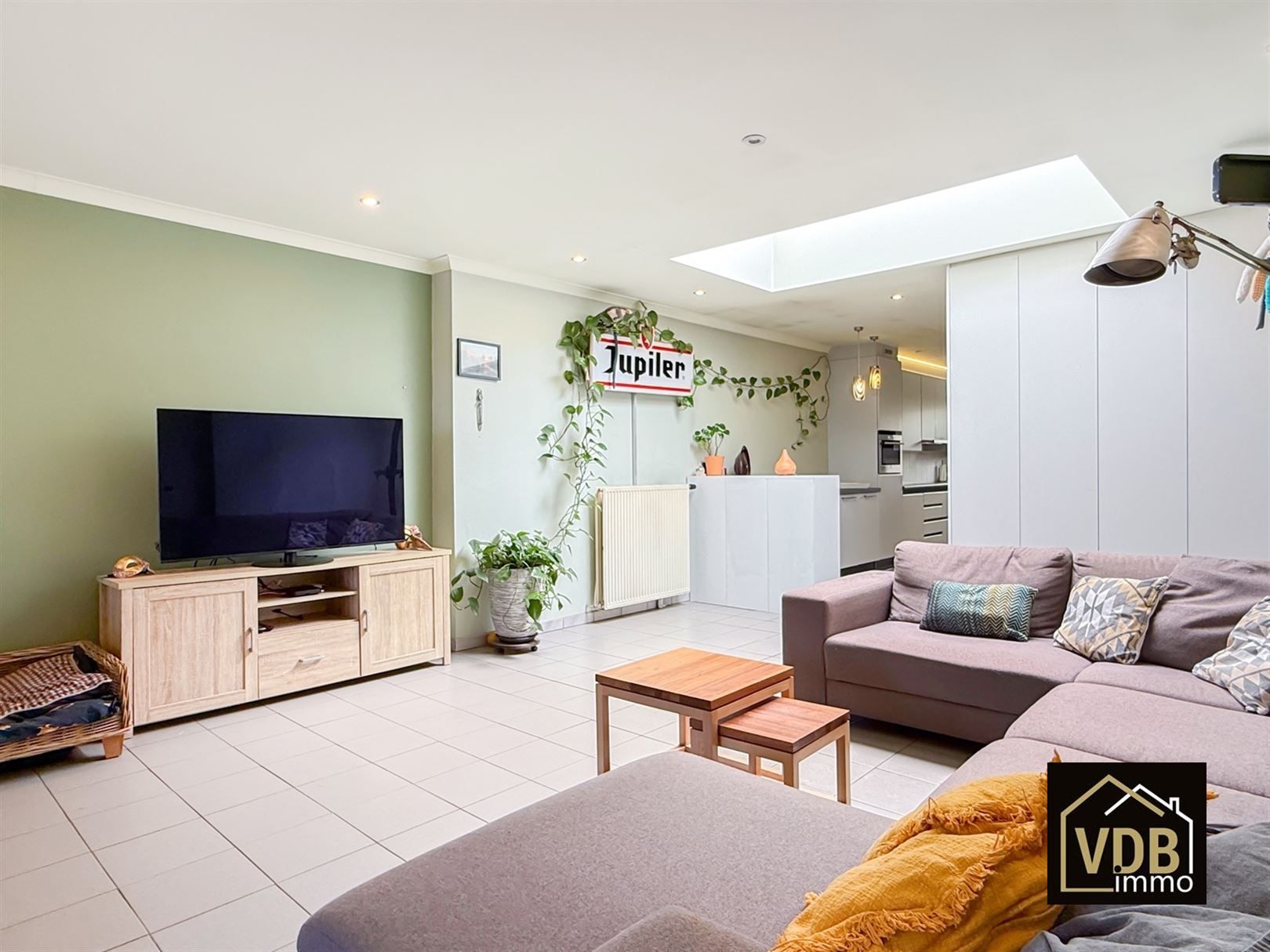 WONING - GB - MET 3 SLAAPKAMERS EN GARAGE foto 4