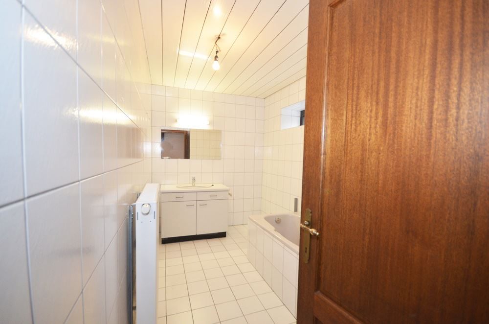 CENTRAAL GELEGEN PAND MET VELE MOGELIJKHEDEN IN HET CENTRUM VAN HECHTEL! foto 36