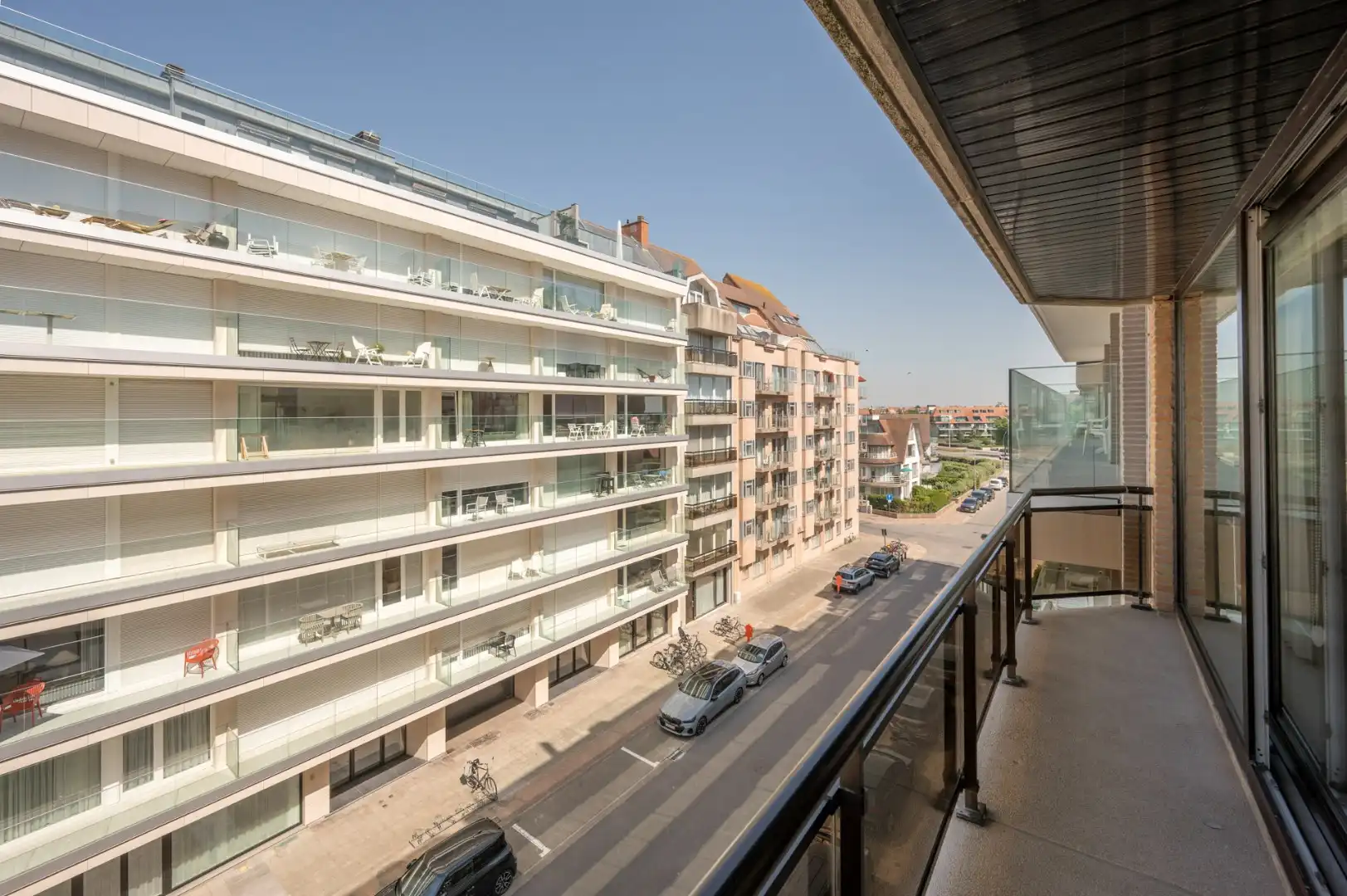 Ruim en breed appartement met goed zijdelings zeezicht foto 19