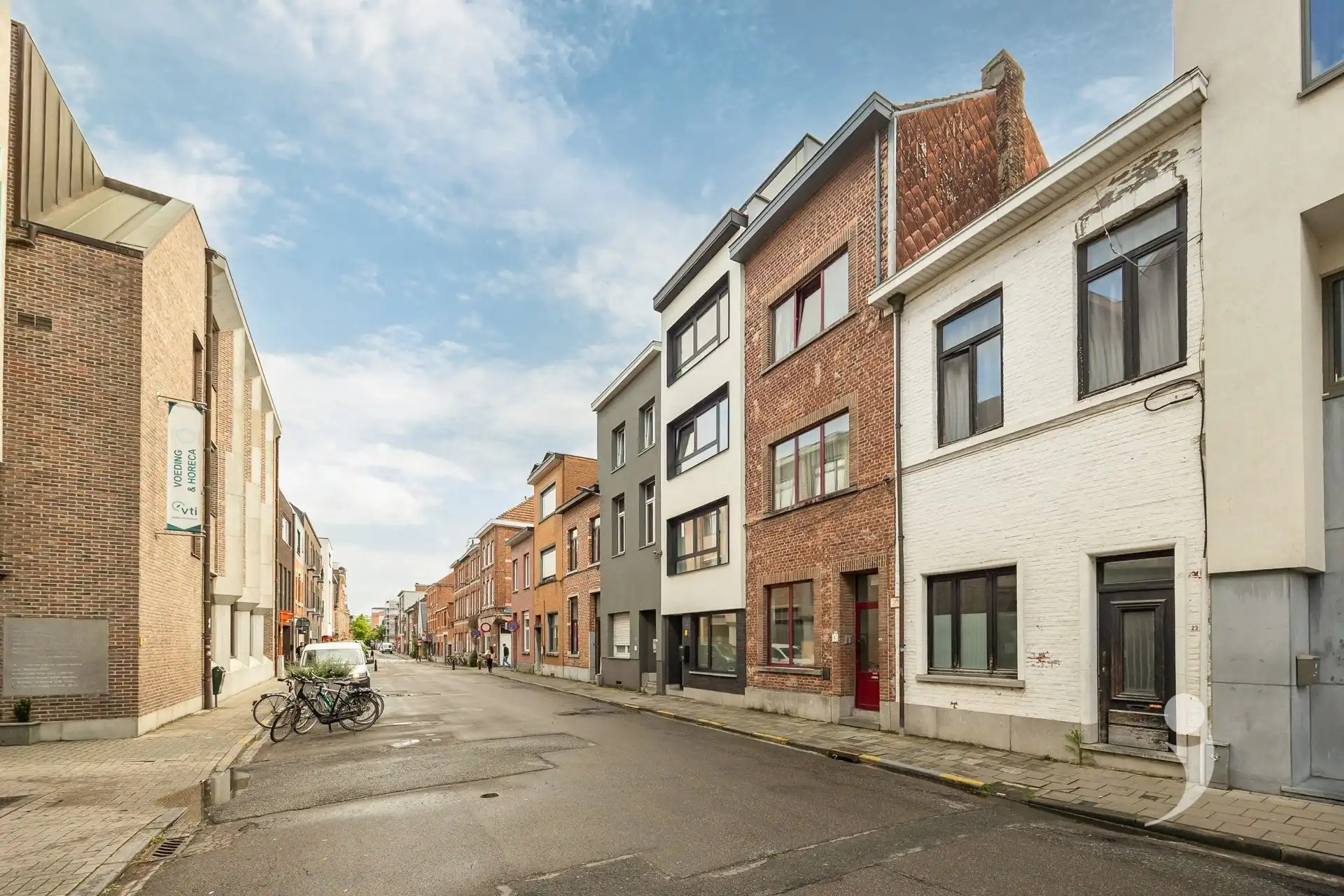 Building met 8 kamers foto 5