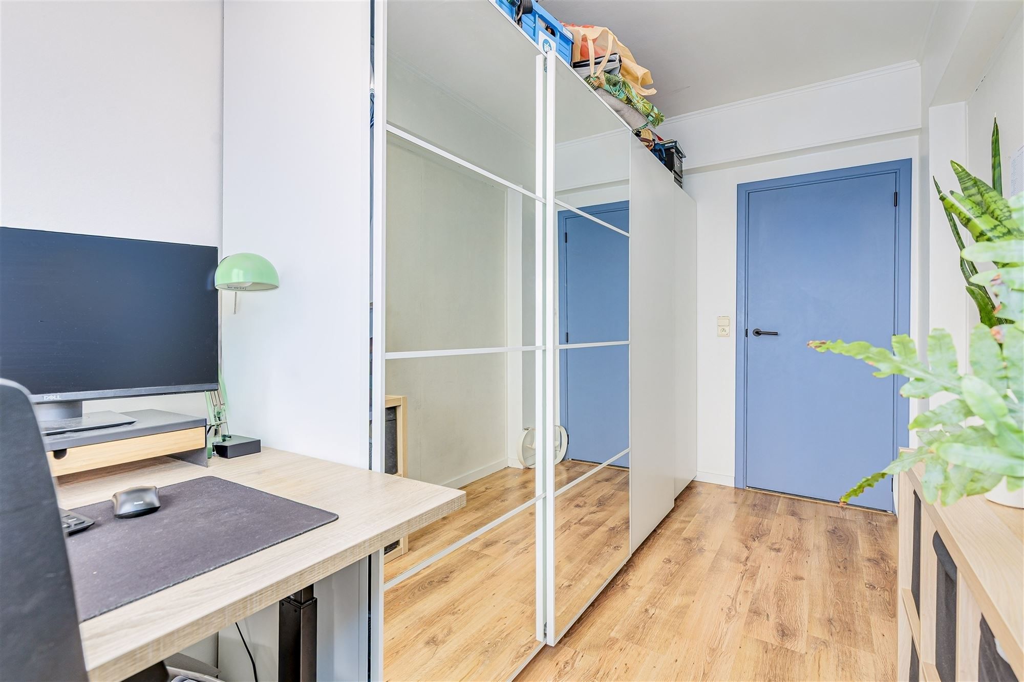 Instapklaar appt met zonovergoten living en 2 slk foto 12