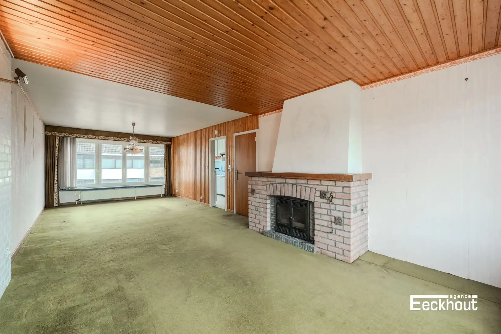 Te moderniseren woning op goede ligging met garage en tuin! foto 7