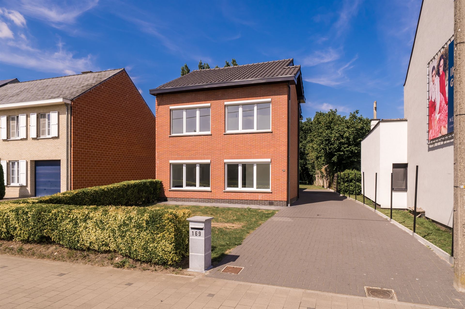 Instapklarae gezinswoning met tuin nabij centrum! foto {{pictureIndex}}