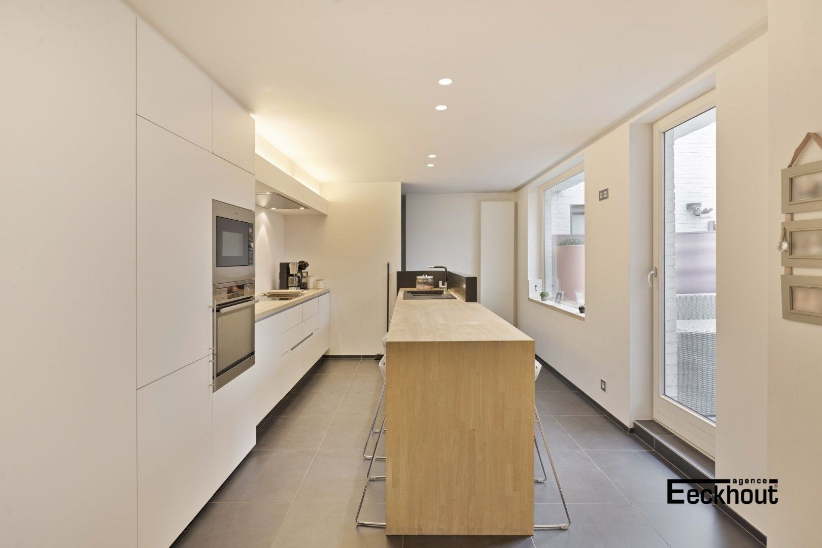 Ruim en uniek duplex appartement met loftgevoel! foto 7