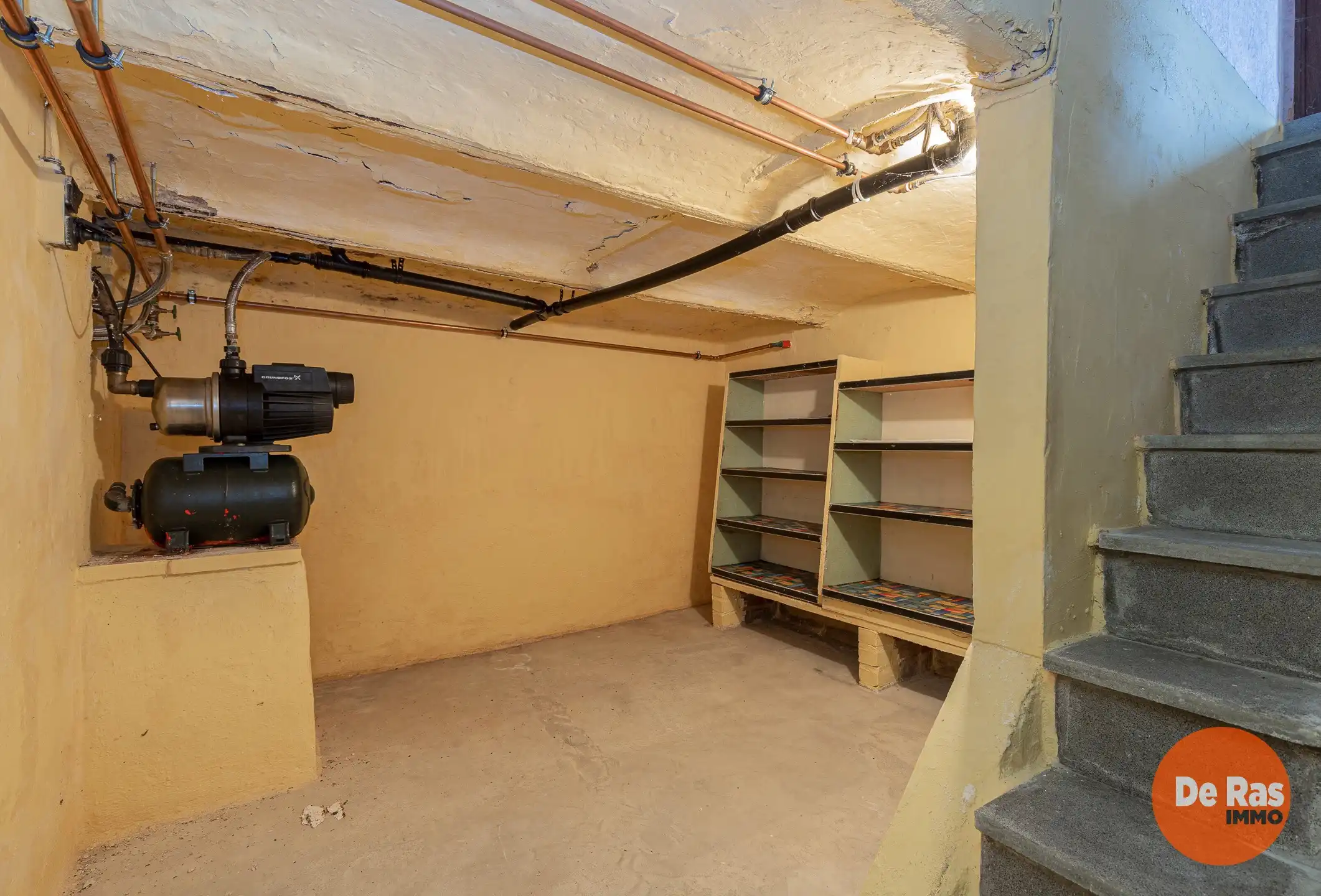 MOORTSELE - Te renoveren woning met tal van mogelijkheden foto 13