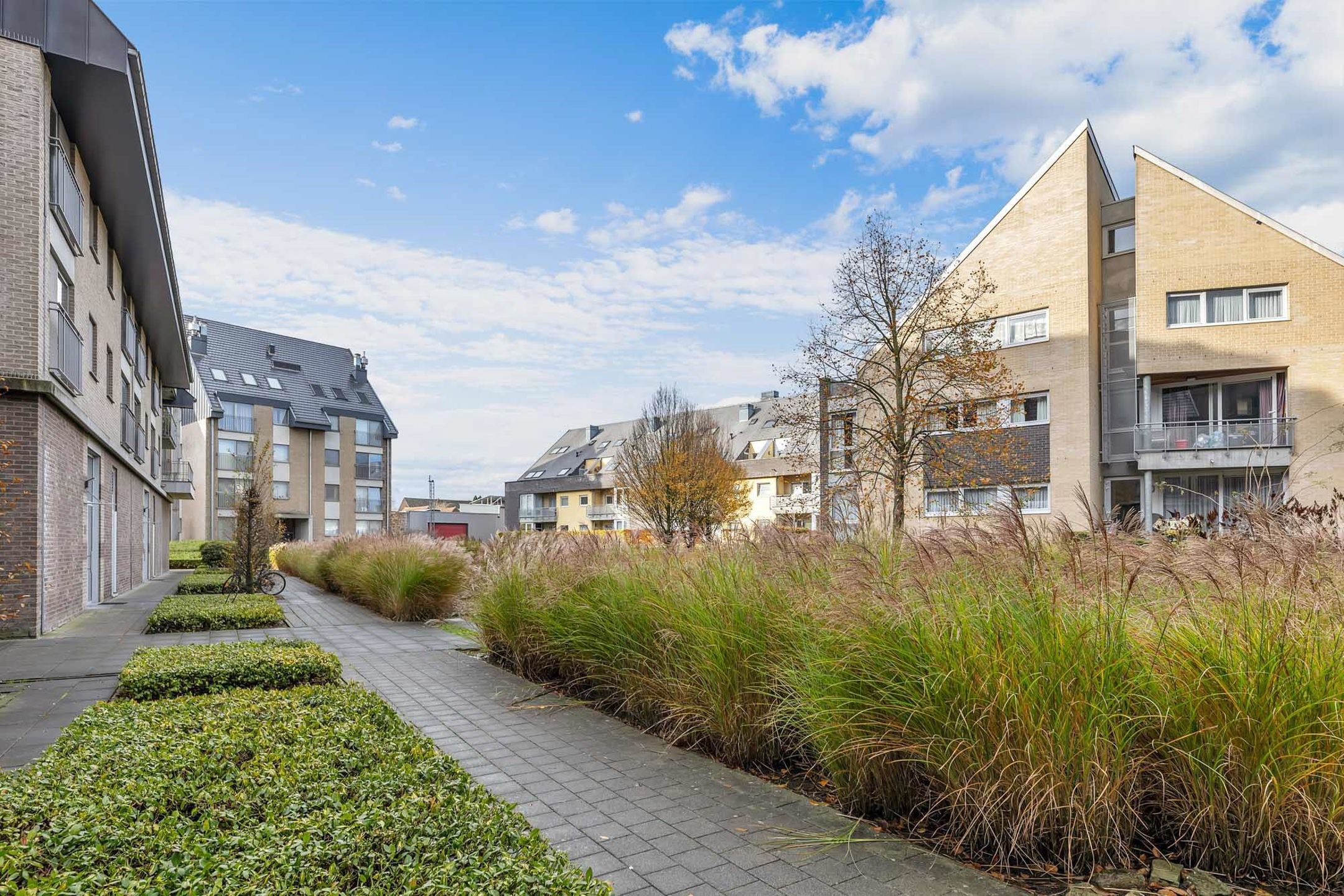 Instapklaar appartement met terras en garage op centrale ligging foto 22