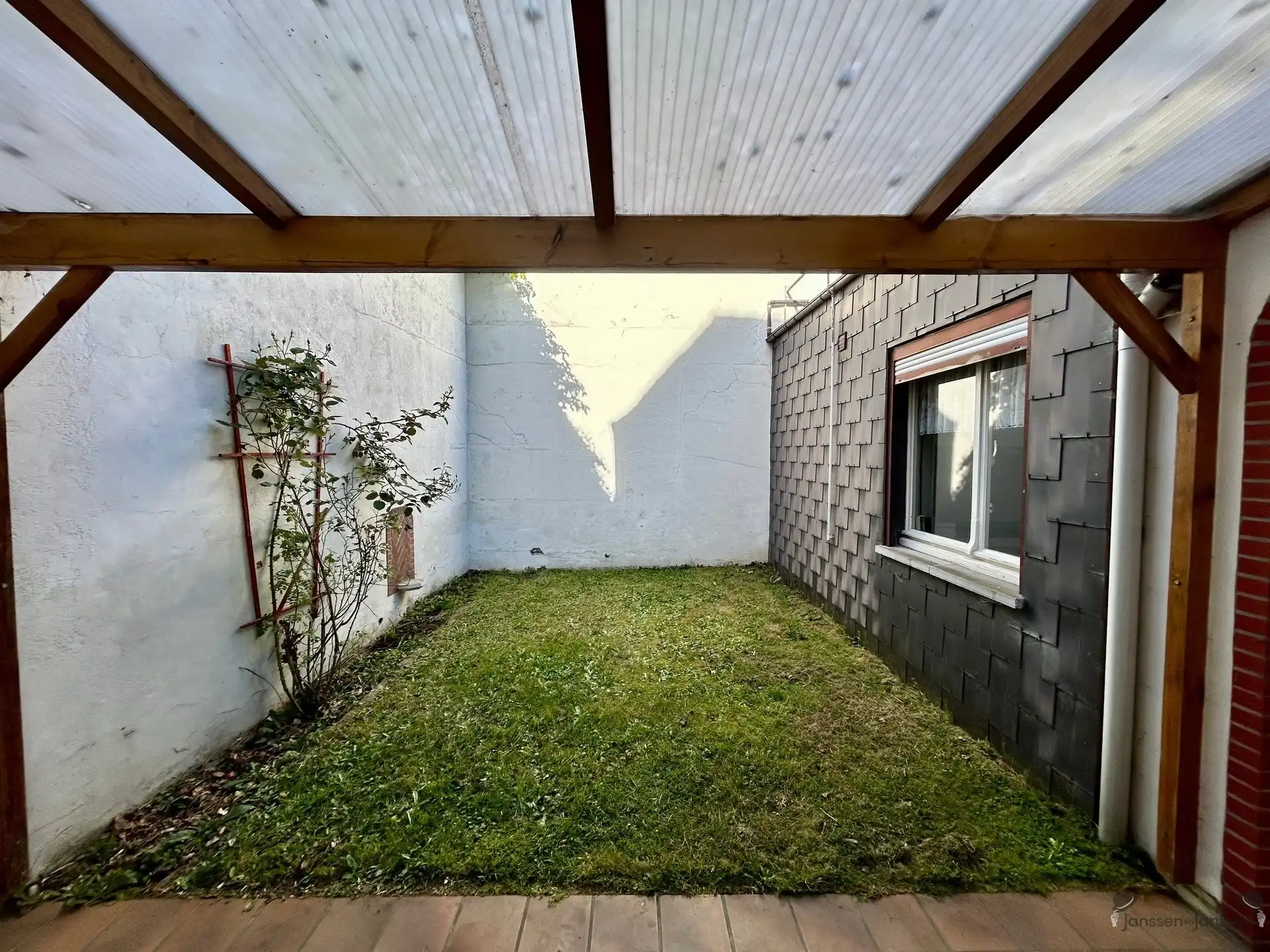 Ruime renovatiewoning gelegen in Hartje Hamm foto 27