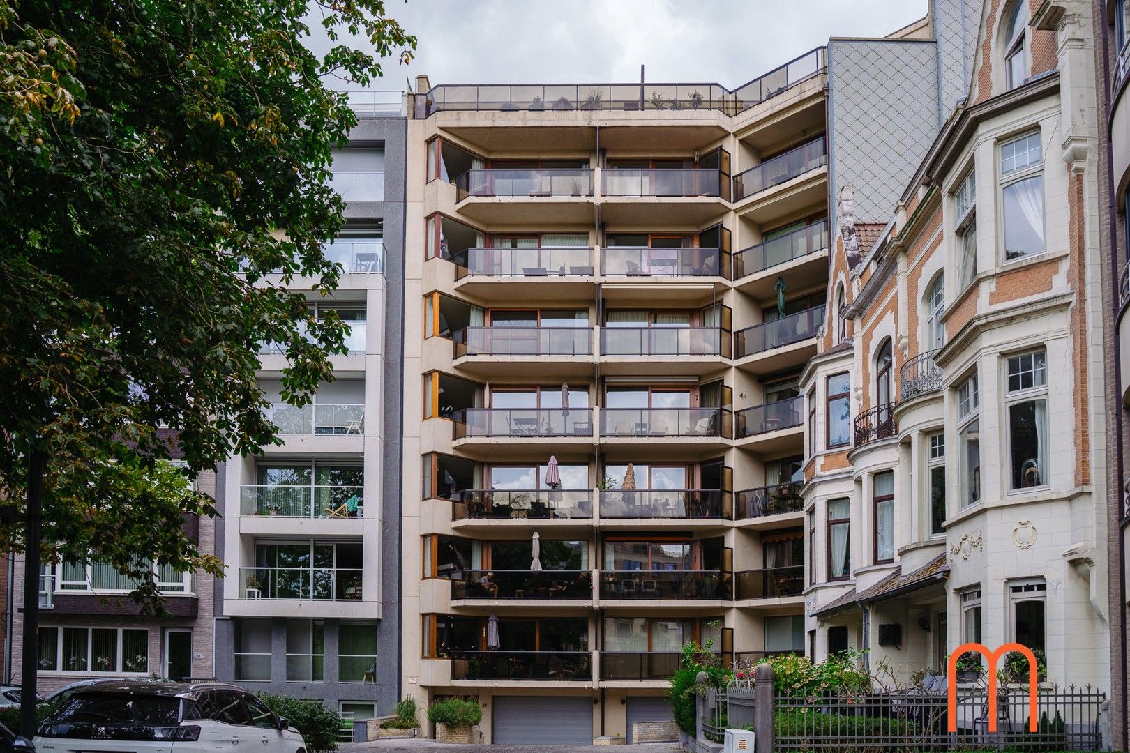 Heel ruim, residentieel appartement te koop met prachtig zicht op het Prinses Stefanieplein en de tennis van Oostende. foto 17