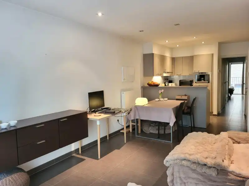 Recent 2-slaapkamer appartement met zijdelings zeezicht foto 3