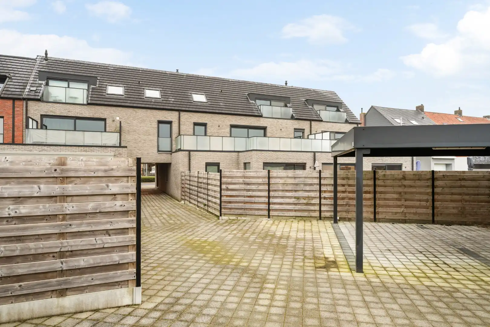 Instapklaar appartement met EPC label A, 2 terrassen en carport in Geluwe foto 17