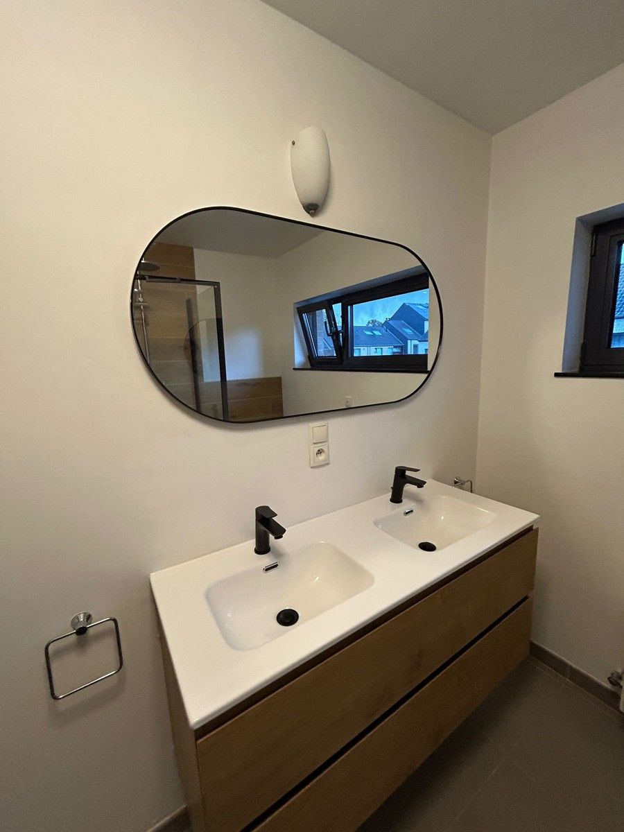 Rustig gelegen woning in een doodlopende straat, met 3 slaapkamers, garage en tuin foto 11