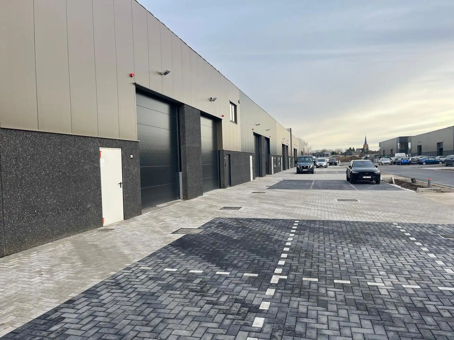 Nieuw praktisch magazijn 200m² te Ranst foto 4