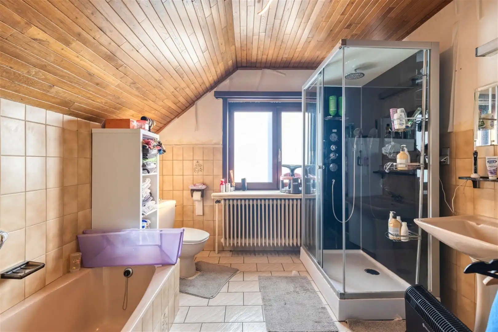 Gezellige, rustig gelegen woning op 413 m² met zonnige tuin, garage en 3 slaapkamers. foto 9