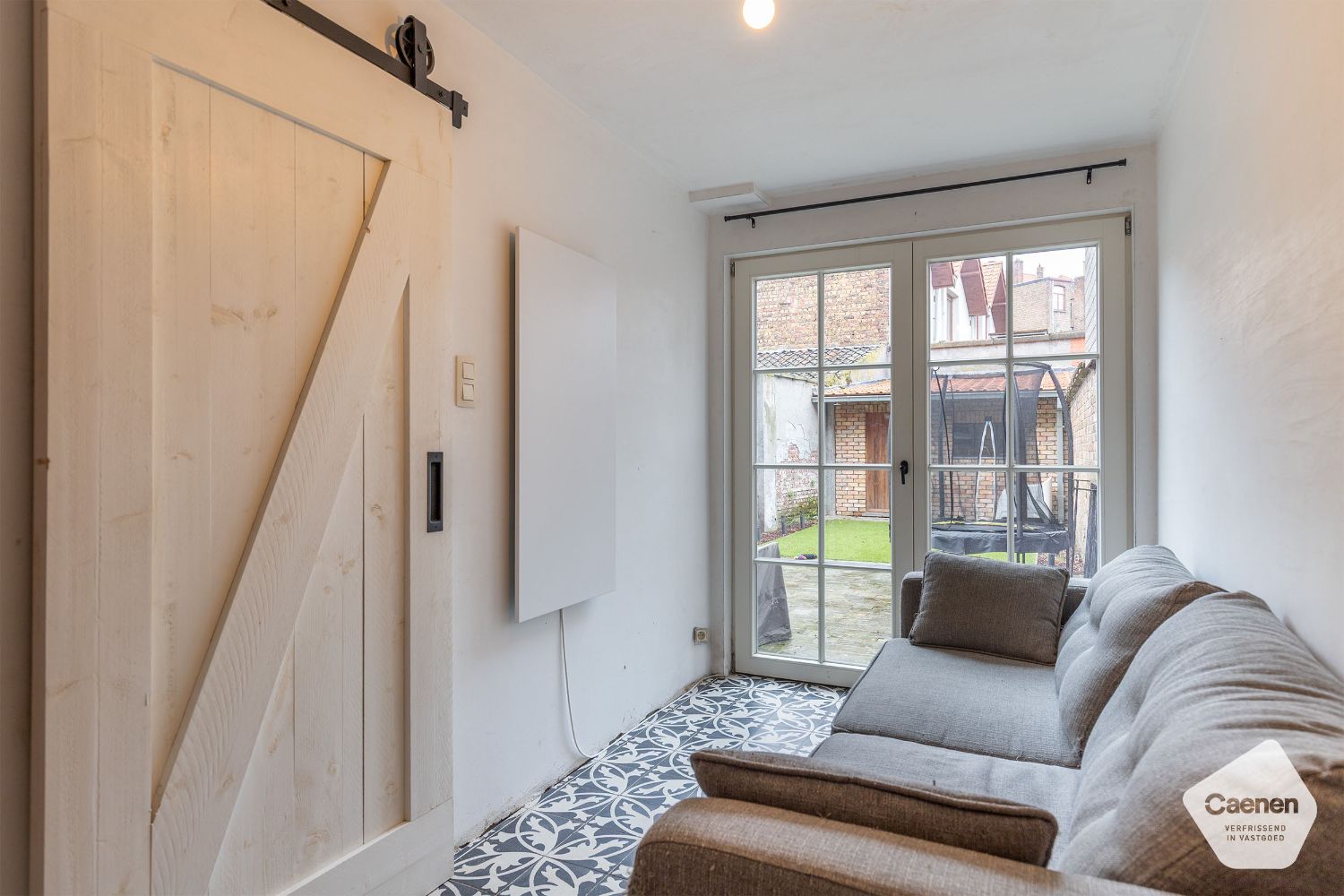 Lichtrijke en instapklare woning in het centrum van Brugge met PRAKTISCHE GARAGE & STADSTUIN en 2 SLAAPKAMERS foto 6