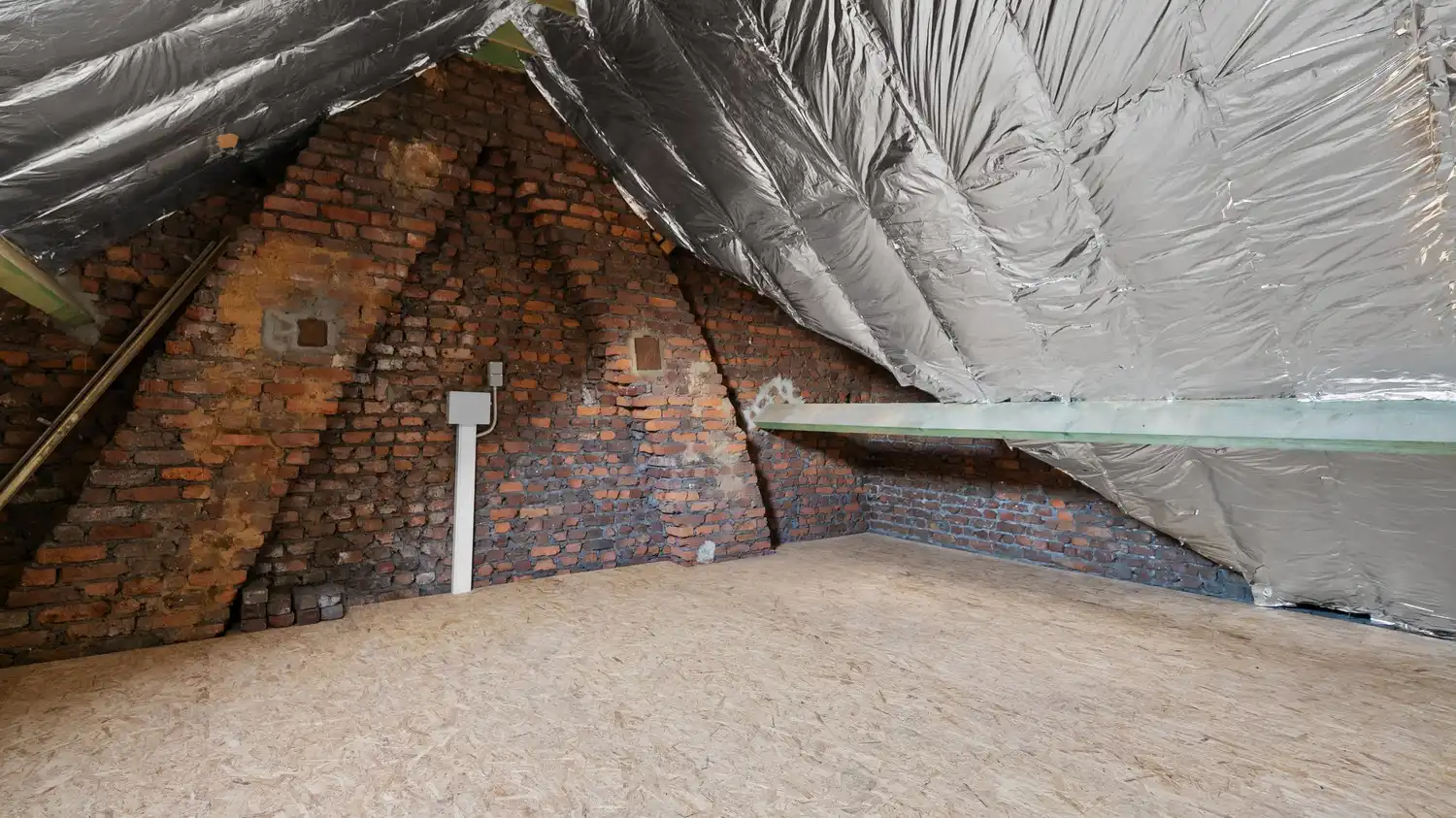 Volledig gerenoveerde woning met 3 slaapkamers en tuin. foto 19