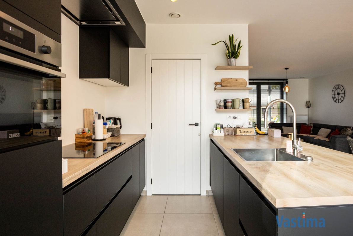 Recente gezinswoning met ruimte, comfort én een uitstekende ligging foto 10