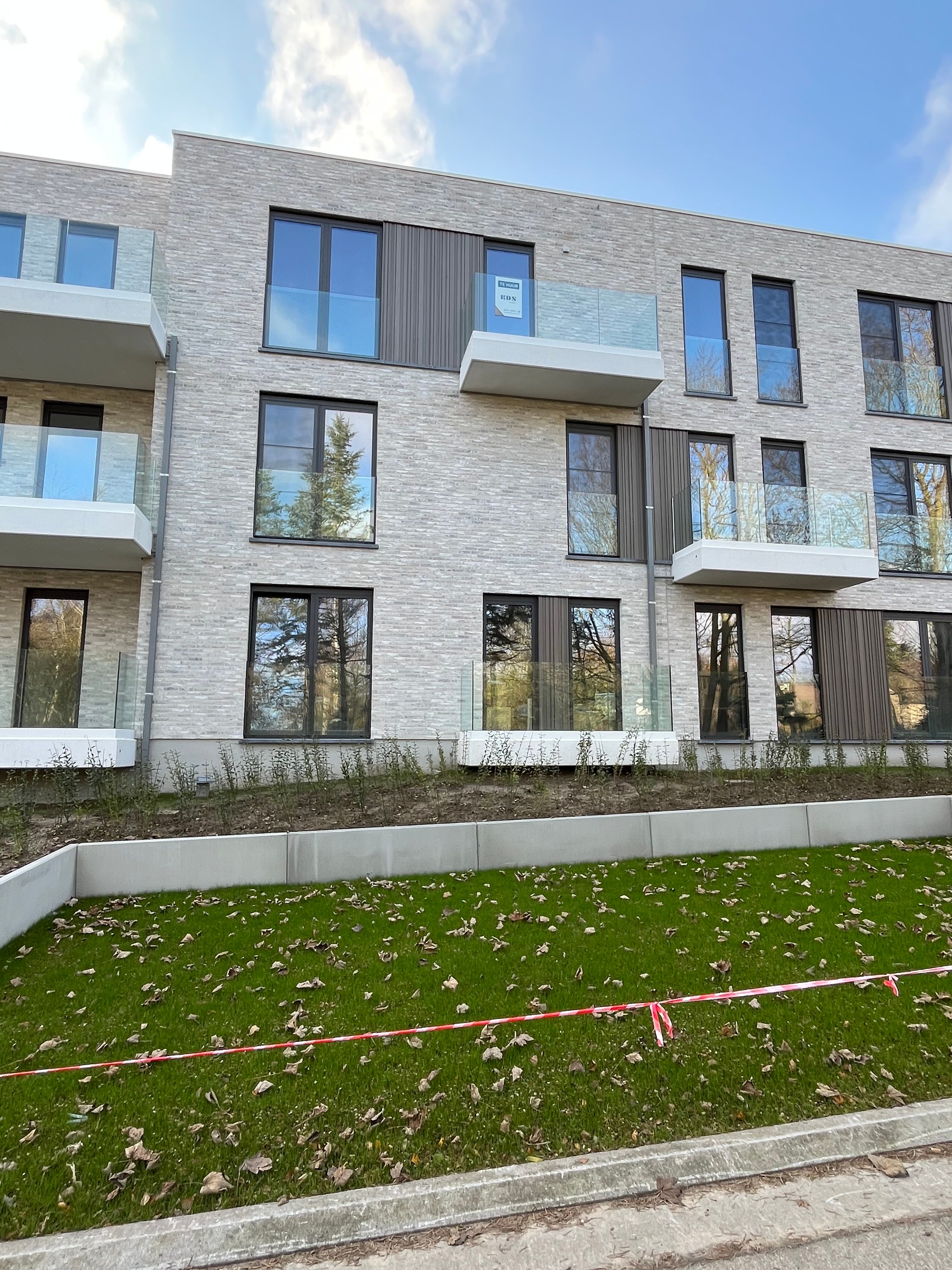 Zonovergoten nieuwbouw appartement + garage foto 6