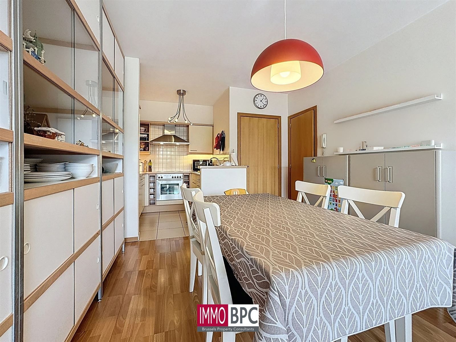 Instapklaar appartement met 2 slaapkamers met  garage  foto 7