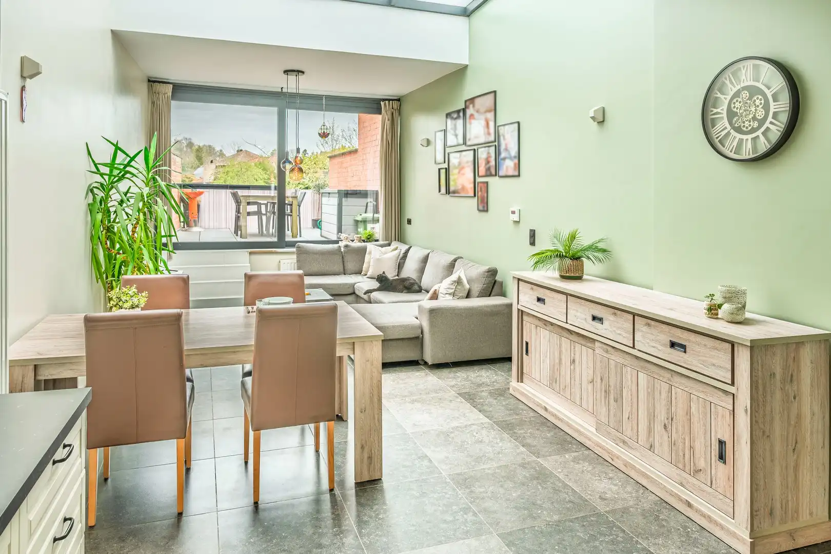 Charmante woning met 3 slaapkamers en gezellige tuin foto 4