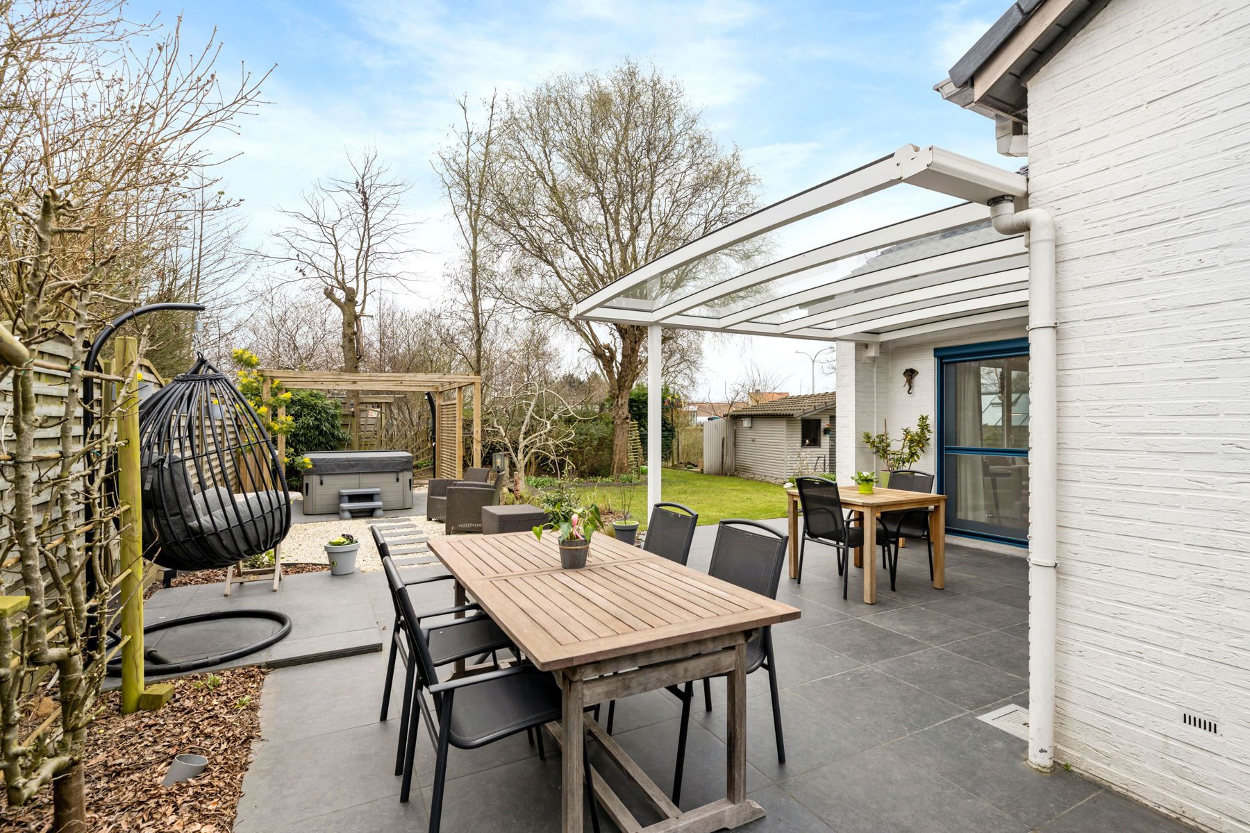 Instapklare bungalow met prachtige tuin, 4 slpks en garage foto 5