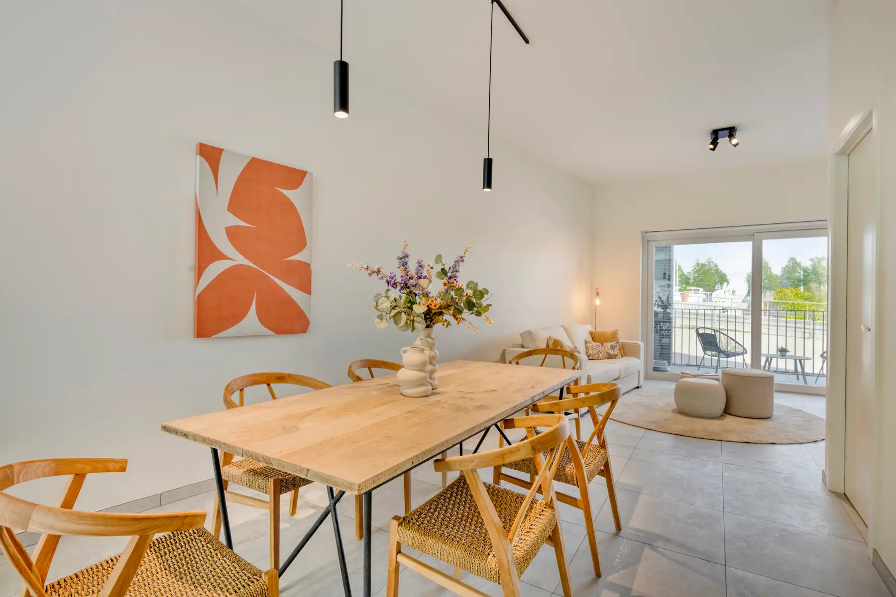 Geschilderd gelijkvloers appartement op topligging! foto {{pictureIndex}}