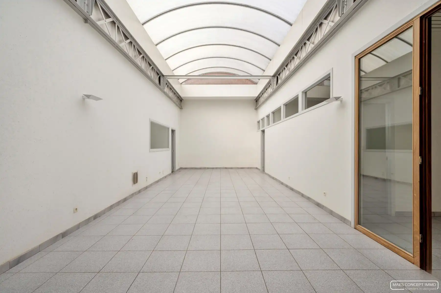 Magazijn te huur vlak aan station van Anzegem foto 8