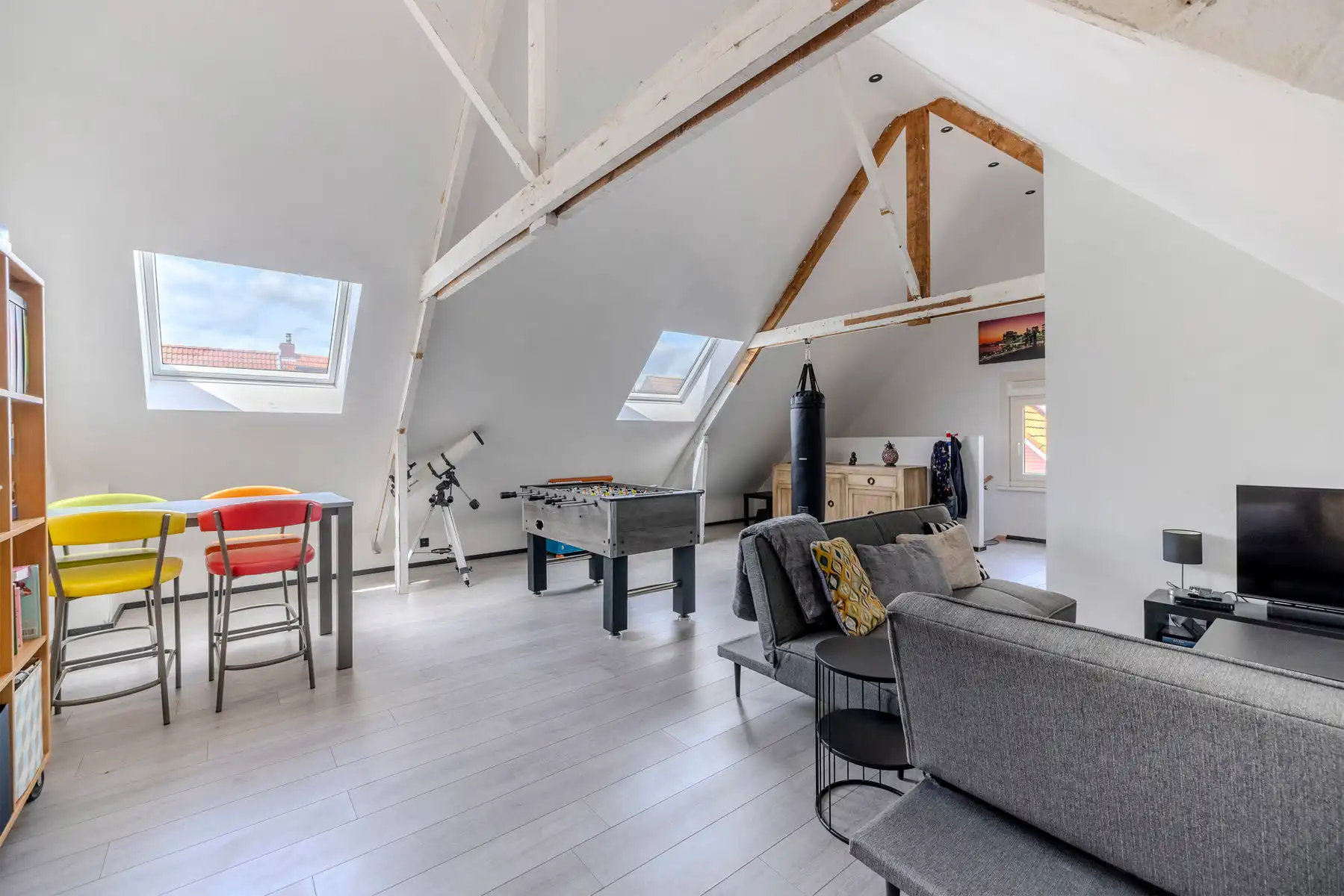 Instapklare woning met 4 slpks, 2 badks en gezellige tuin foto 21