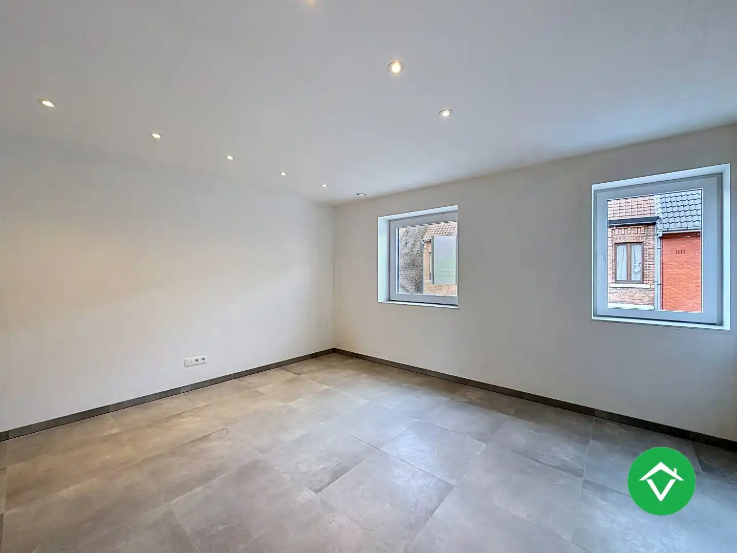 Centraal gelegen nieuwbouwwoning met 3 slaapkamers, tuin en overdekte autostaanplaats foto 16