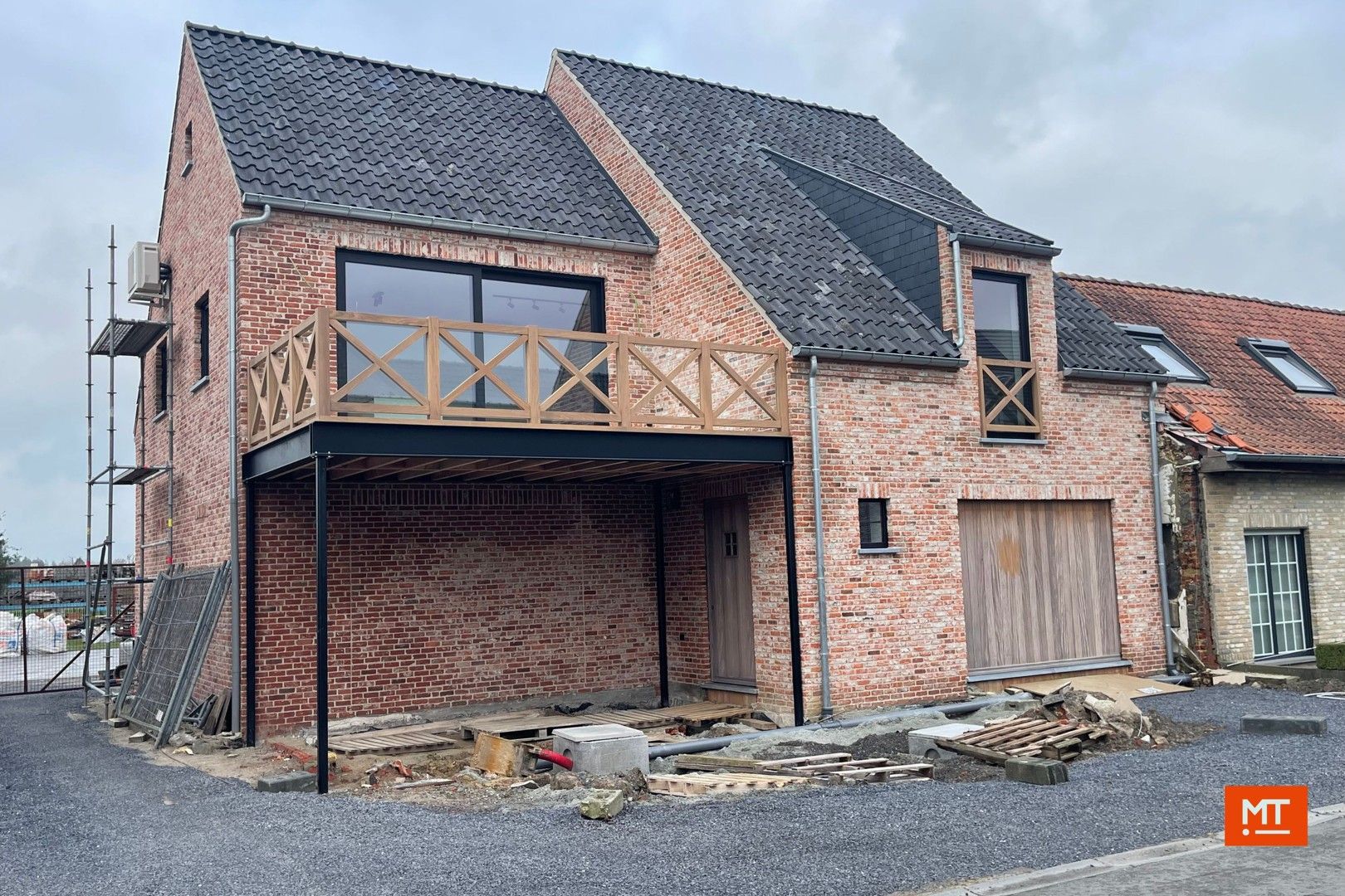 Nieuwbouwappartement te huur met 2 slaapkamers en garage foto {{pictureIndex}}