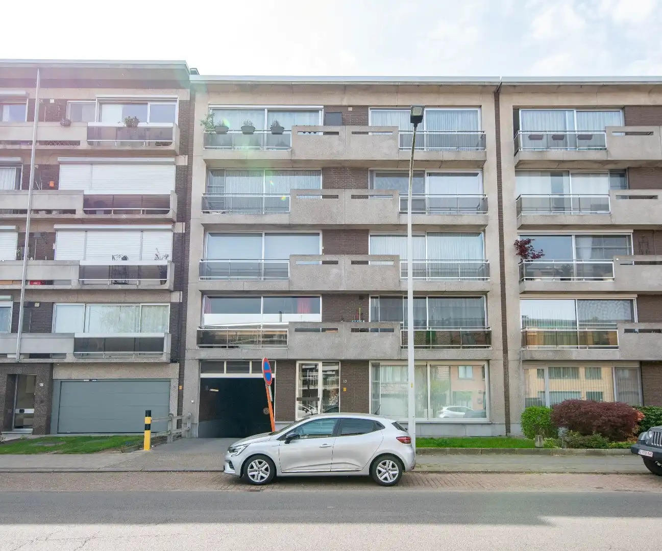 Ruim appartement met 2 slk, terras en garagebox foto {{pictureIndex}}