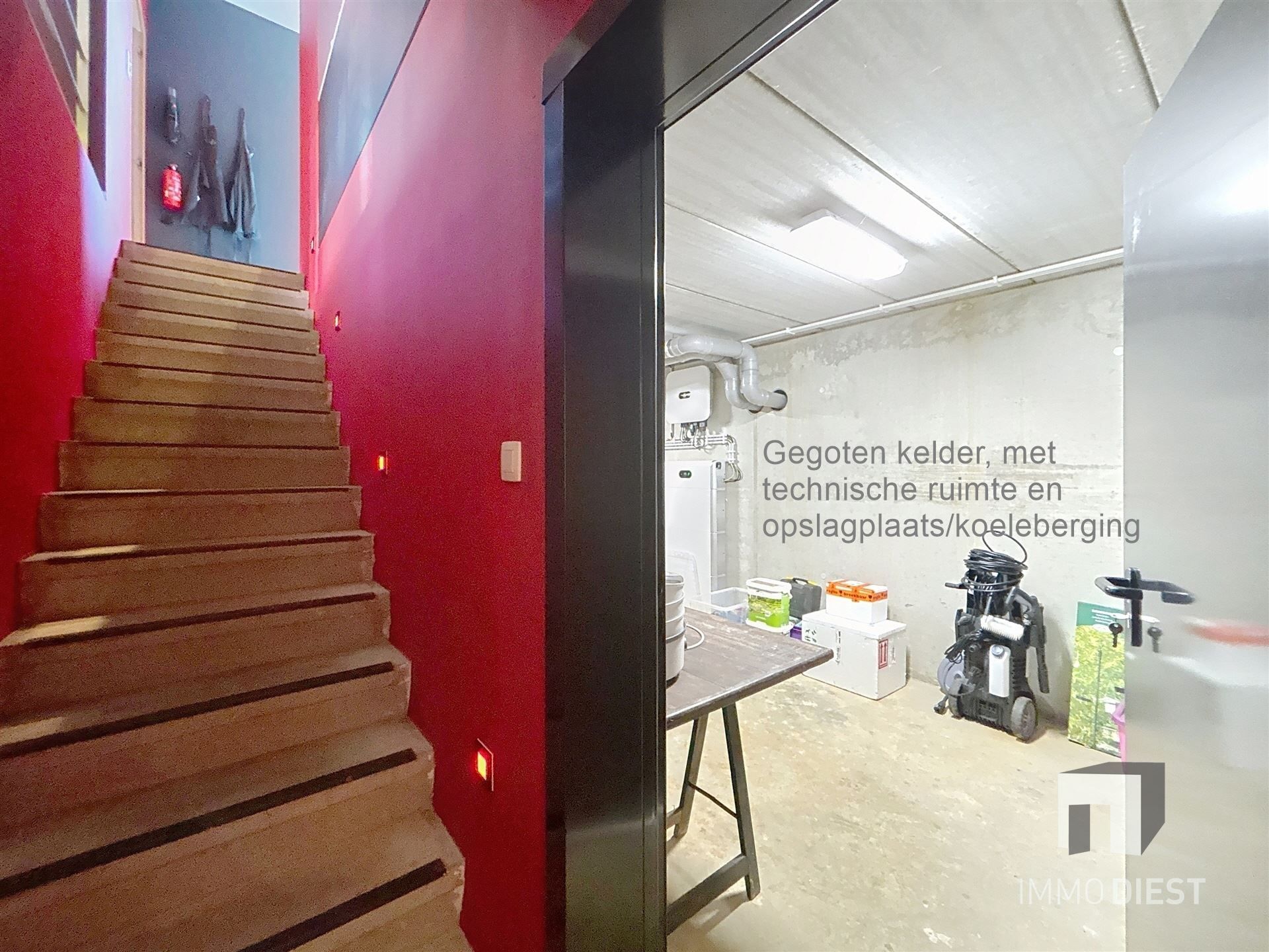 Moderne en strakke villa met veel lichtinval foto 34