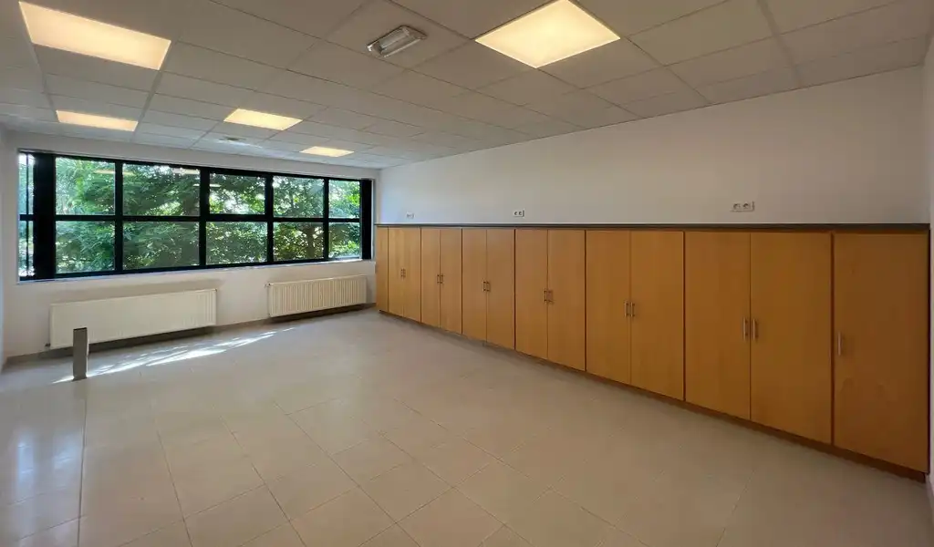 Bedrijfsgebouw met villa te huur langs  E17 in  Kruisem foto 14