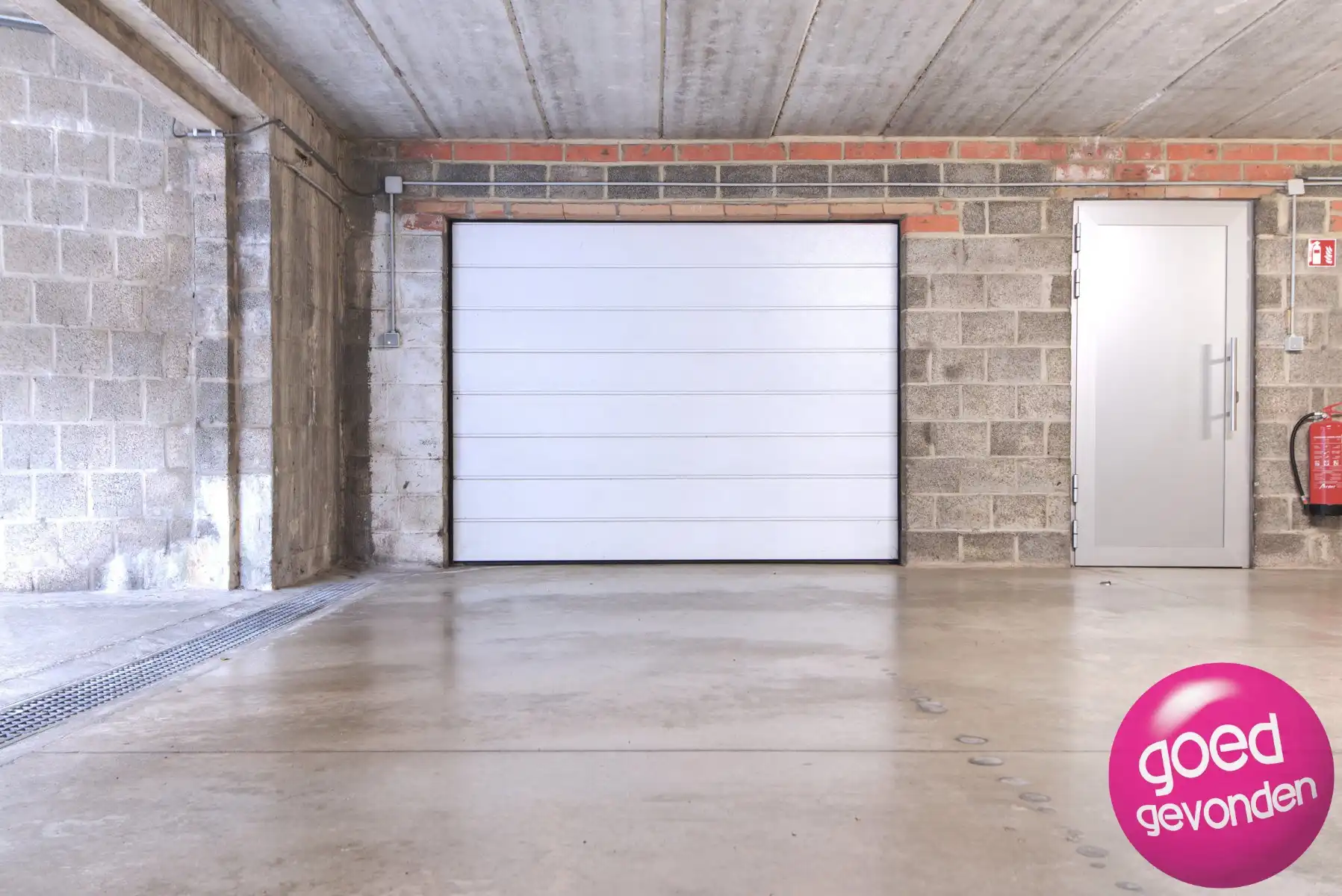 GARAGEBOX 20 m² - SECTIONAALPOORT - CENTRUM  foto 6